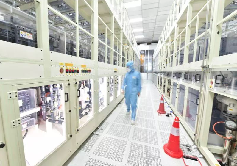 風(fēng)淋門(mén)在柔宇生產(chǎn)線(xiàn)潔凈車(chē)間的應(yīng)用 風(fēng)淋門(mén)在柔宇生產(chǎn)線(xiàn)潔凈車(chē)間的應(yīng)用